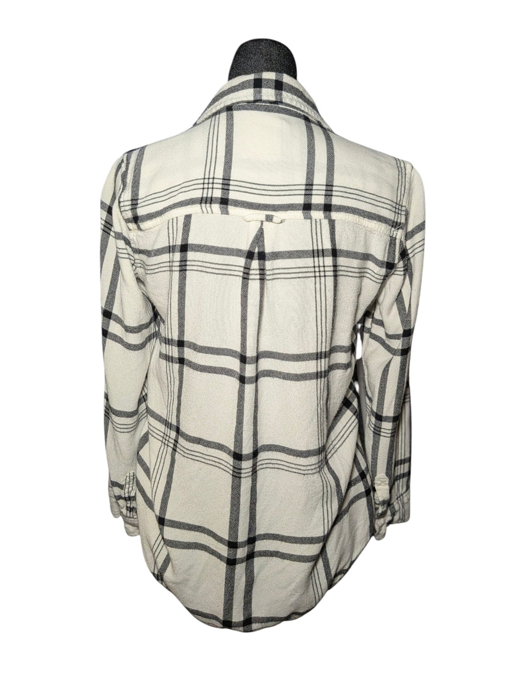 American Eagle Cream and Black Plaid Boyfriend Fit Flannel Women's Size Medium - Picture 2 of 11